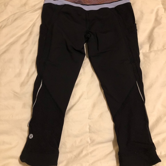 Lululemon crop leggings size 6 - Picture 2 of 4